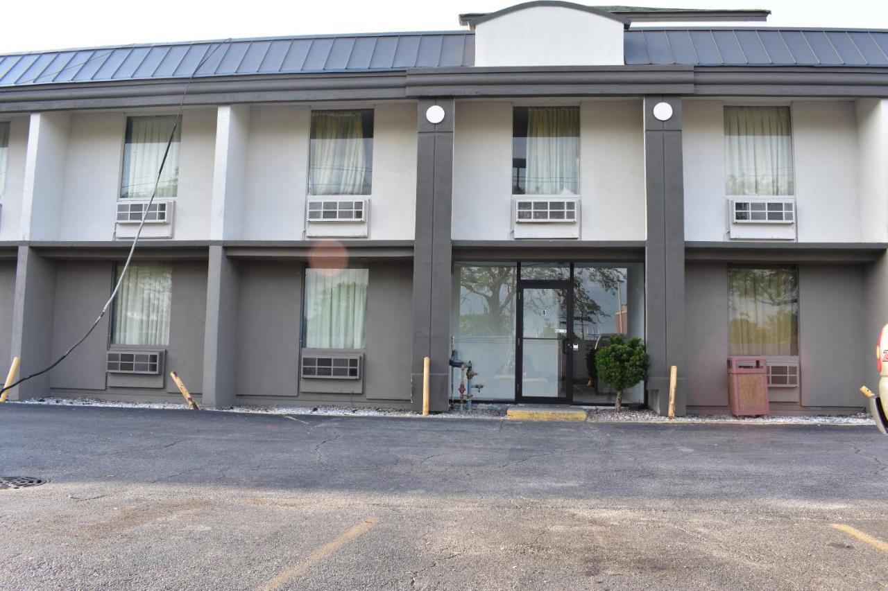 Days Inn Melrose Park/O'Hare South Bagian luar foto
